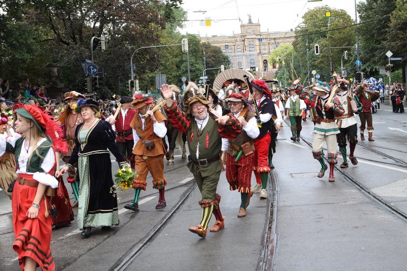 6 Trachten-Schtzenzug